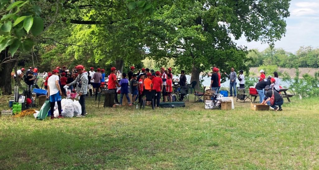 東部スポーツ広場公園のバーベキュー風景